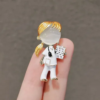 Beli angel broška fant dekle zdravnik pin dekoracijo pulover dodatki dodatki plima osebnost risanka nakit